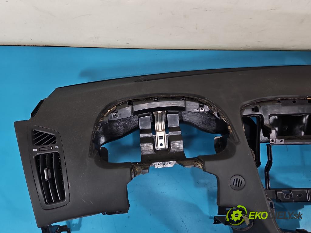 Kia Ceed I 2006-2012 1.4 16V 105 hp manual 77 kW 1396 cm3 3- kokpit,přistrojova deska