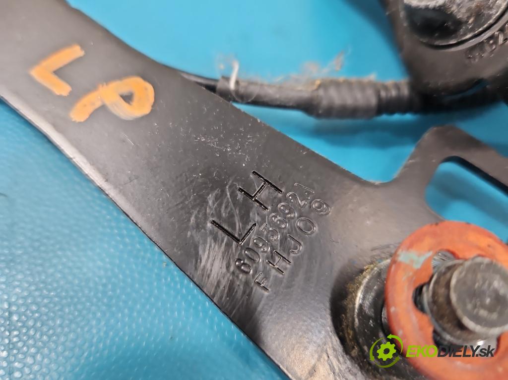 Kia Ceed I 2006-2012 1.4 16V 105 hp manual 77 kW 1396 cm3 3- kokpit,přistrojova deska