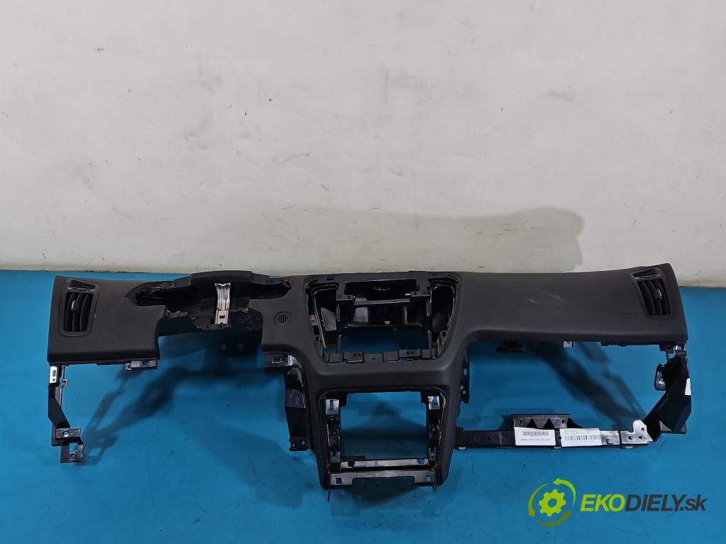 Kia Ceed I 2006-2012 1.4 16V 105 hp manual 77 kW 1396 cm3 3- kokpit,přistrojova deska