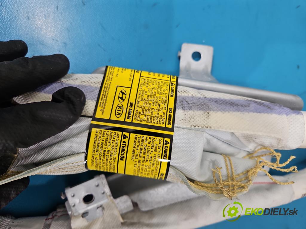 Kia Ceed I 2006-2012 1.4 16V 105 hp manual 77 kW 1396 cm3 3- kokpit,přistrojova deska