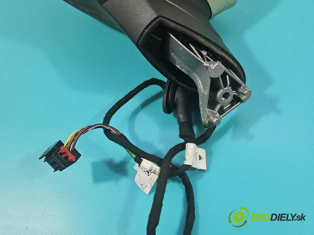 Skoda Superb IV 2023- 2.0 TDI 150 HP automatic 110 kW 1968 cm3 5- zrkadlo ľavé  (Kľučka dverí ostatné)