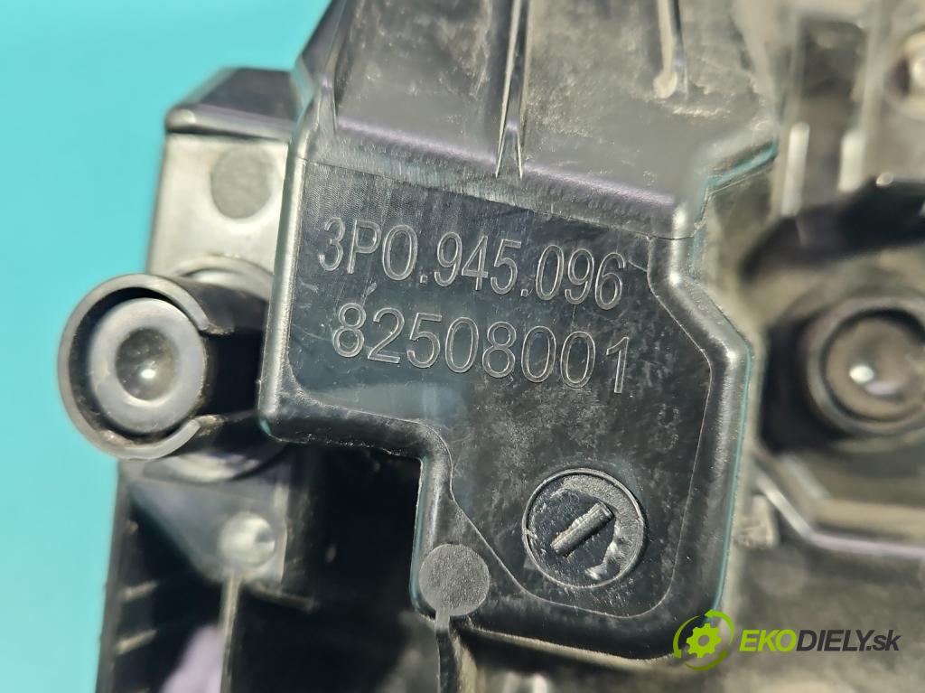 Skoda Superb IV 2023- 2.0 TDI 150 HP automatic 110 kW 1968 cm3 5- svetlo / reflektor zadné pravé 3P0945096 (Kľučka dverí ostatné)