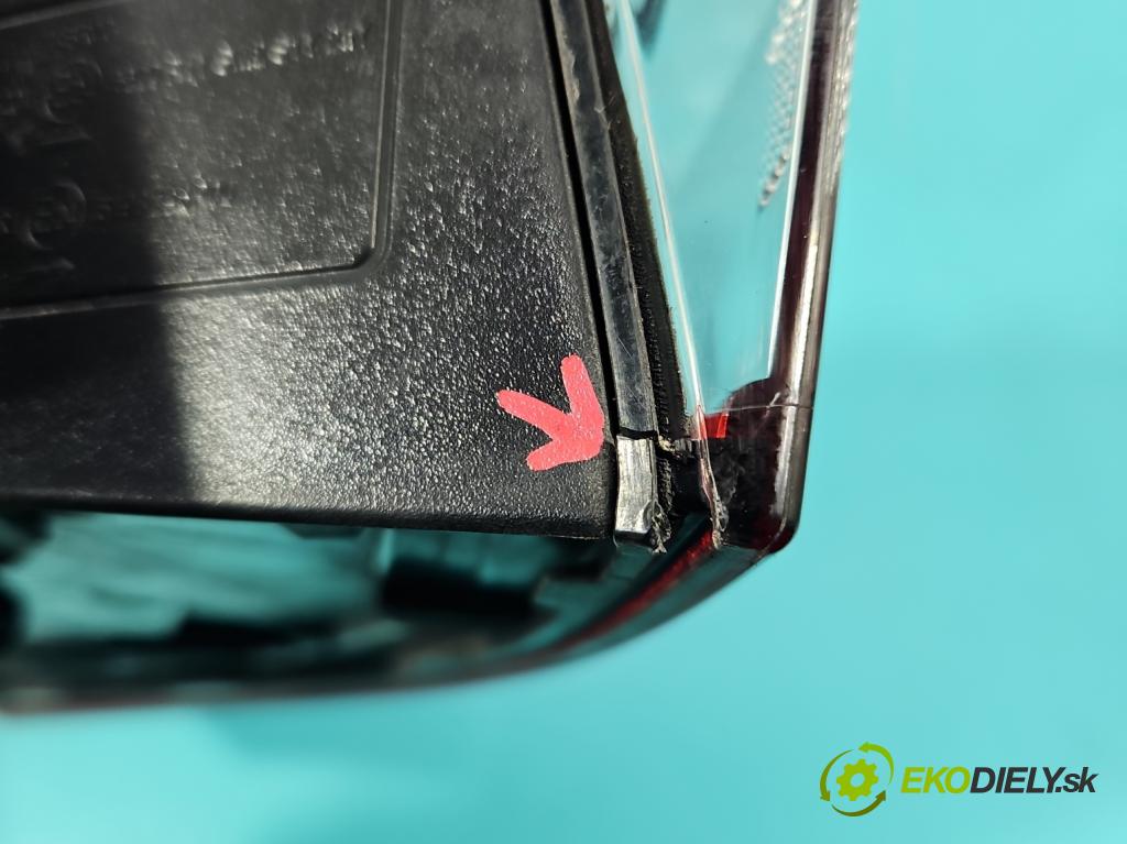 Skoda Superb IV 2023- 2.0 TDI 150 HP automatic 110 kW 1968 cm3 5- svetlo / reflektor zadné pravé 3P0945096 (Kľučka dverí ostatné)