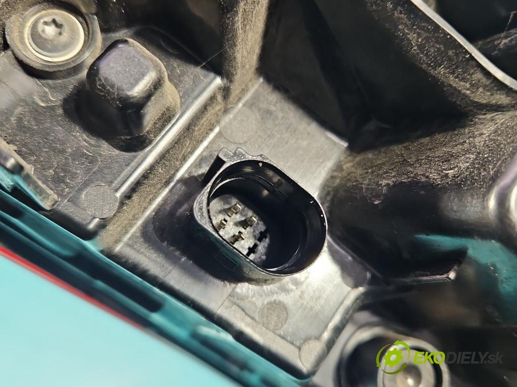 Skoda Superb IV 2023- 2.0 TDI 150 HP automatic 110 kW 1968 cm3 5- svetlo / reflektor zadné pravé 3P0945096 (Kľučka dverí ostatné)