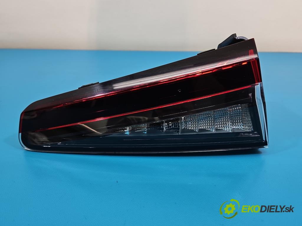 Skoda Superb IV 2023- 2.0 TDI 150 HP automatic 110 kW 1968 cm3 5- svetlo / reflektor zadné pravé 3P0945094 (Kľučka dverí ostatné)