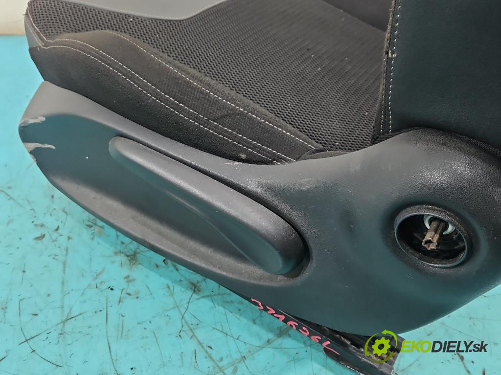 Citroen DS3 2010-2016 1.6 hdi 92 HP manual 68 kW 1560 cm3 3- Sedačka ľavý  (Sedadlo)