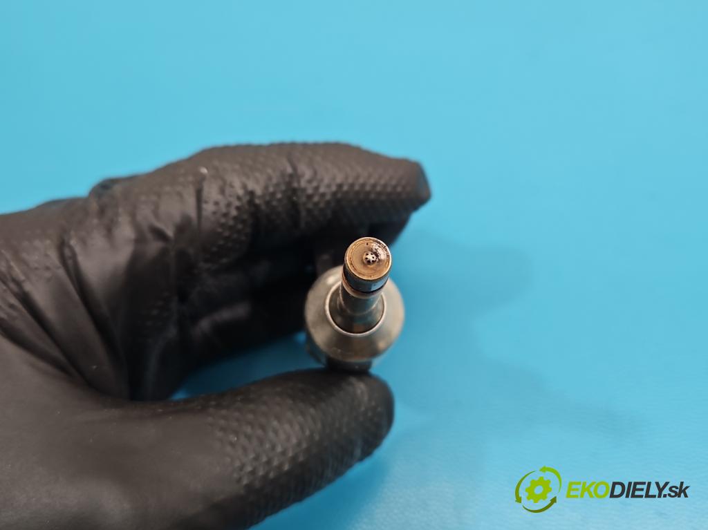 Skoda Rapid 2012-2019 1.2 TSI 86 HP manual 63 kW 1197 cm3 5- vstrek 03F906036B (Vstrekovač paliva)