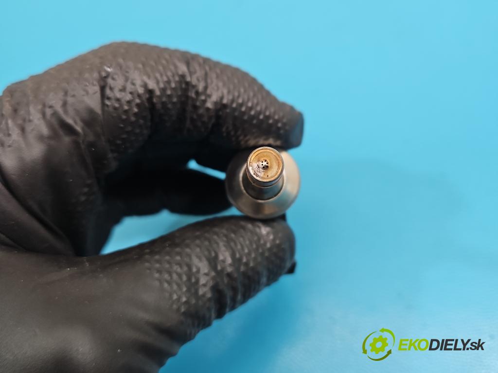 Skoda Rapid 2012-2019 1.2 TSI 86 HP manual 63 kW 1197 cm3 5- vstrek 03F906036B (Vstrekovač paliva)