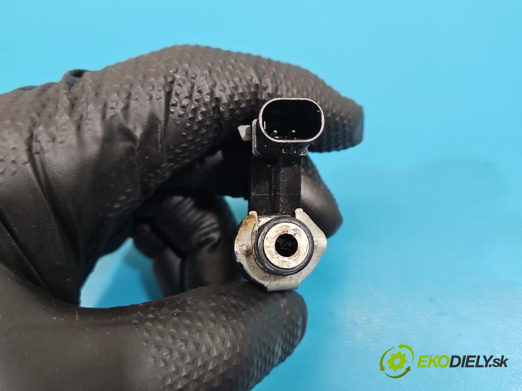 Skoda Rapid 2012-2019 1.2 TSI 86 HP manual 63 kW 1197 cm3 5- vstrek 03F906036B (Vstrekovač paliva)