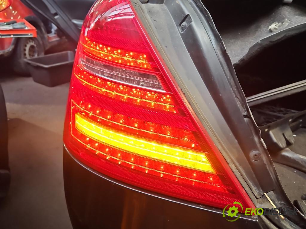 Mercedes S W221 2005-2013 3.5 V6 272 HP automatic 200 kW 3498 cm3 4- svetlo / reflektor zadné ľavé  (Kľučka dverí ostatné)