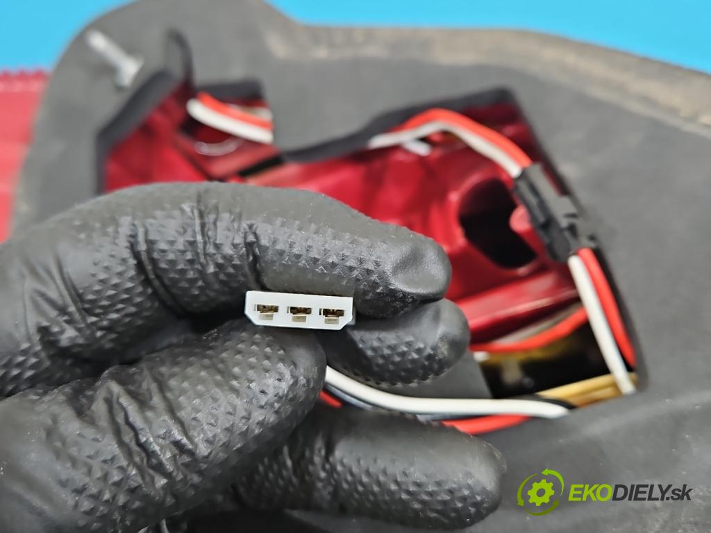 Mercedes S W221 2005-2013 3.5 V6 272 HP automatic 200 kW 3498 cm3 4- svetlo / reflektor zadné pravé  (Kľučka dverí ostatné)