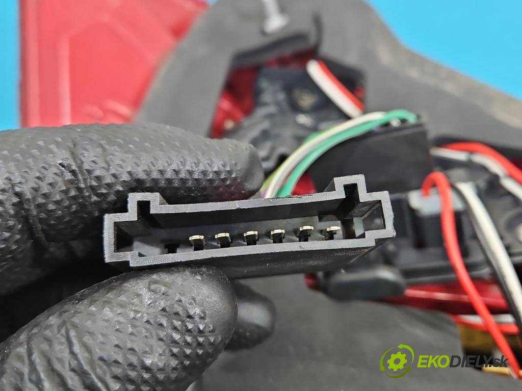 Mercedes S W221 2005-2013 3.5 V6 272 HP automatic 200 kW 3498 cm3 4- svetlo / reflektor zadné pravé  (Kľučka dverí ostatné)