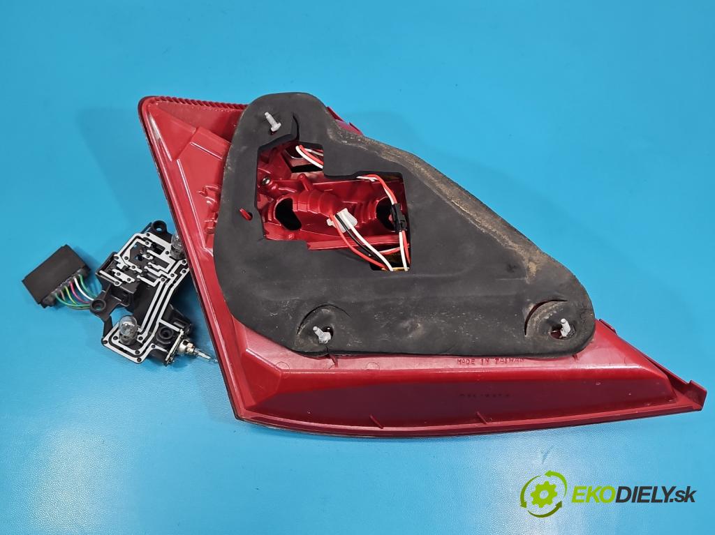 Mercedes S W221 2005-2013 3.5 V6 272 HP automatic 200 kW 3498 cm3 4- svetlo / reflektor zadné pravé  (Kľučka dverí ostatné)