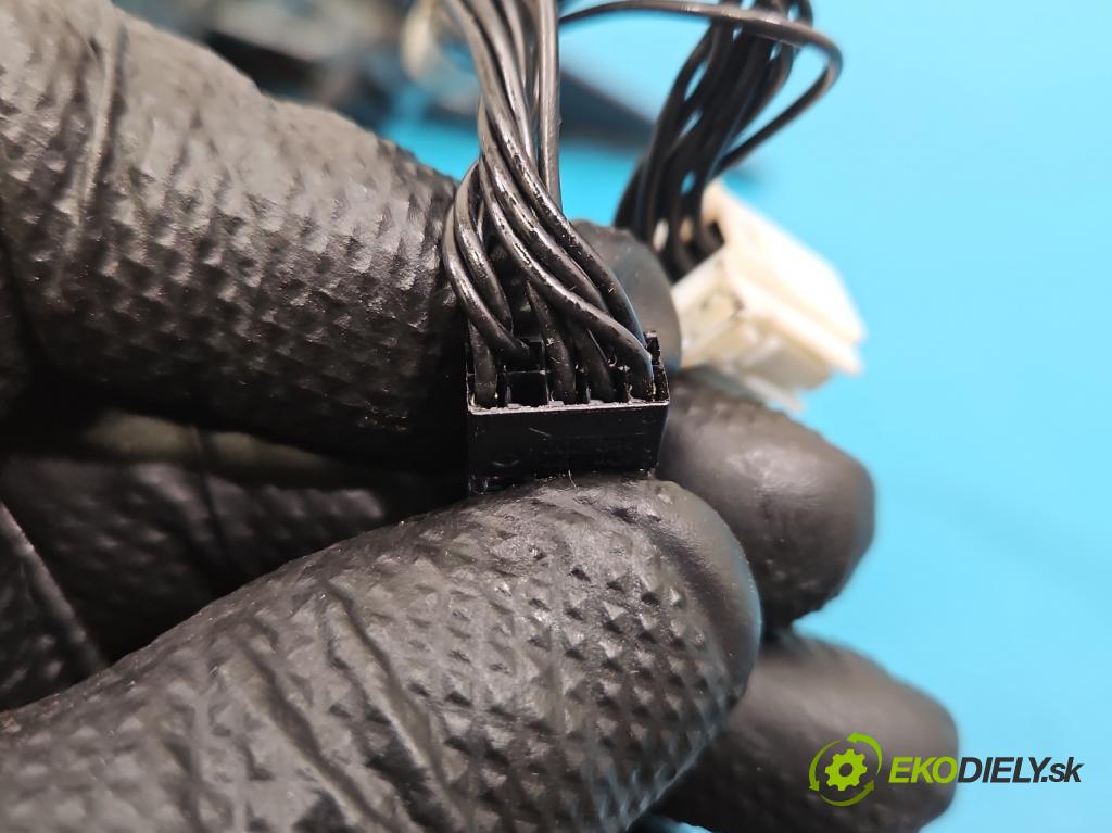 Mercedes S W221 2005-2013 3.5 V6 272 HP automatic 200 kW 3498 cm3 4- zrkadlo ľavé  (Kľučka dverí ostatné)