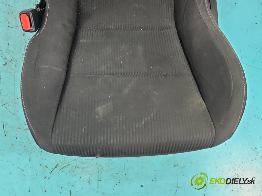 Toyota Rav4 IV 2013-2018 2.0 D4D 124 hp manual 91 kW 1998 cm3 5- Sedadlo levý  (Sedadlo)