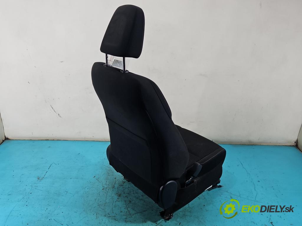 Toyota Rav4 IV 2013-2018 2.0 D4D 124 hp manual 91 kW 1998 cm3 5- Sedadlo levý  (Sedadlo)