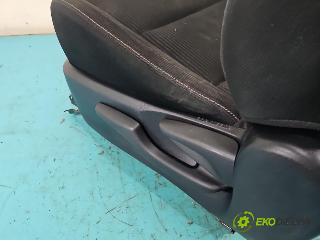 Toyota Rav4 IV 2013-2018 2.0 D4D 124 hp manual 91 kW 1998 cm3 5- Sedadlo levý  (Sedadlo)