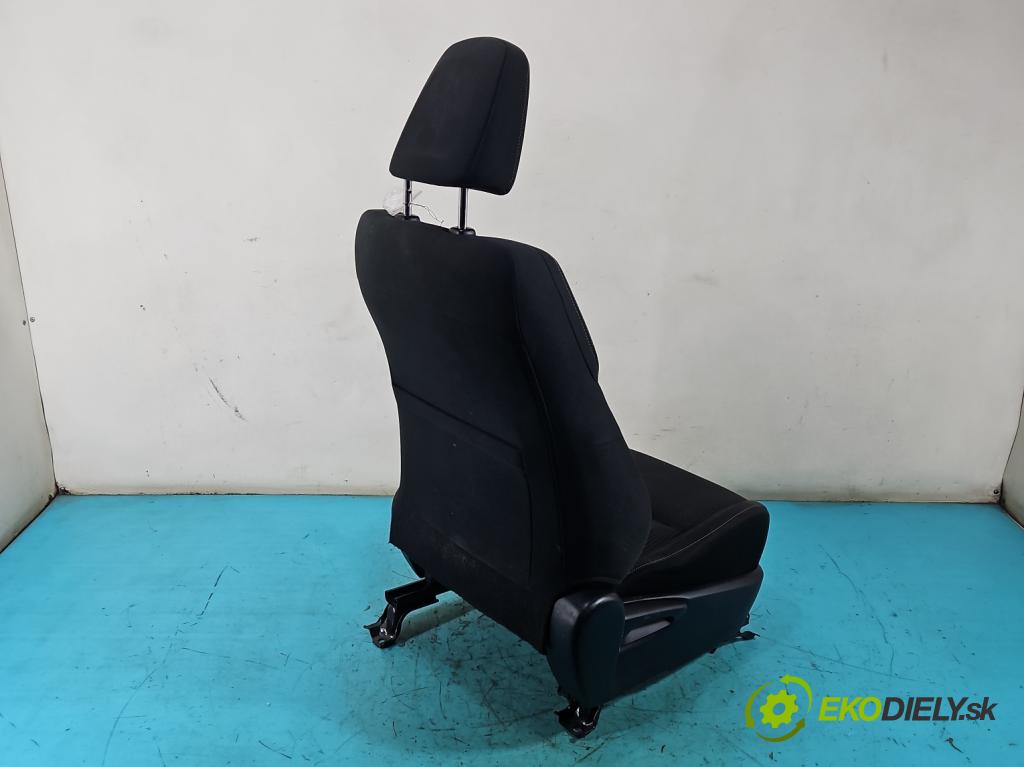 Toyota Rav4 IV 2013-2018 2.0 D4D 124hp manual 91 kW 1998 cm3 5- Sedačka pravý  (Sedadlo)