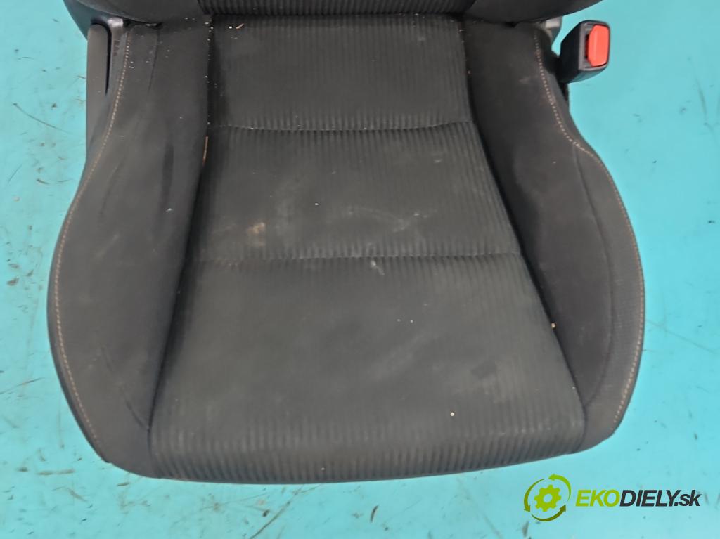 Toyota Rav4 IV 2013-2018 2.0 D4D 124hp manual 91 kW 1998 cm3 5- Sedačka pravý  (Sedadlo)