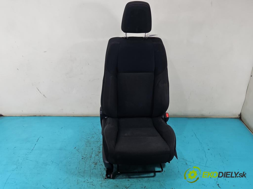 Toyota Rav4 IV 2013-2018 2.0 D4D 124hp manual 91 kW 1998 cm3 5- Sedačka pravý  (Sedadlo)