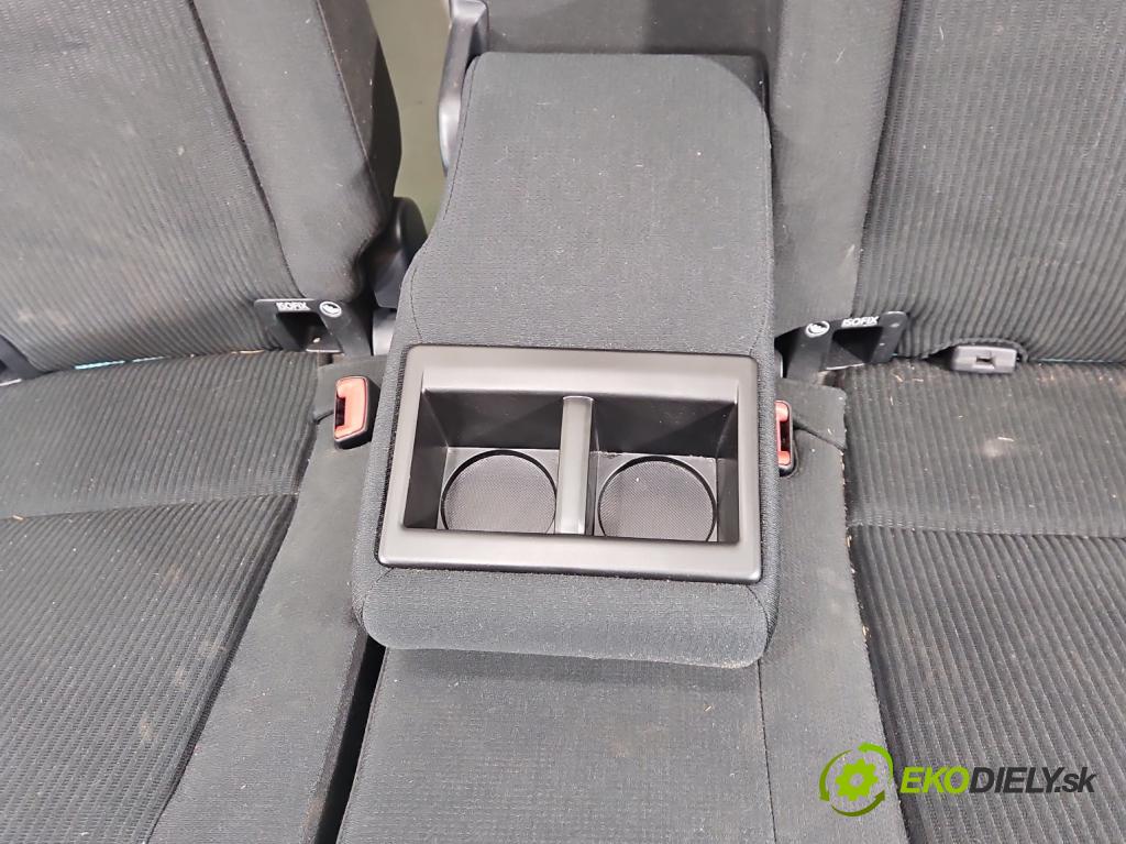 Toyota Rav4 IV 2013-2018 2.0 D4D 124hp manual 91 kW 1998 cm3 5- Pohovka: zadné  (Sedadlo)