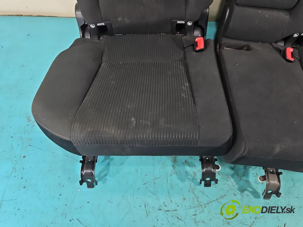 Toyota Rav4 IV 2013-2018 2.0 D4D 124hp manual 91 kW 1998 cm3 5- Pohovka: zadné  (Sedadlo)