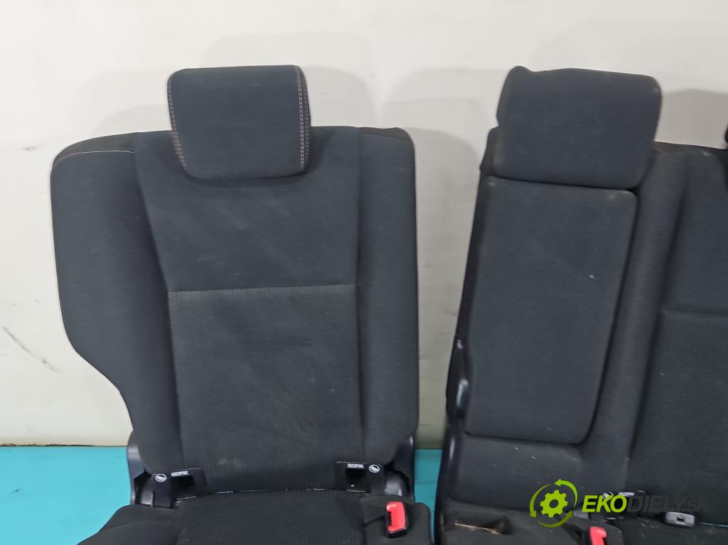 Toyota Rav4 IV 2013-2018 2.0 D4D 124hp manual 91 kW 1998 cm3 5- Pohovka: zadné  (Sedadlo)
