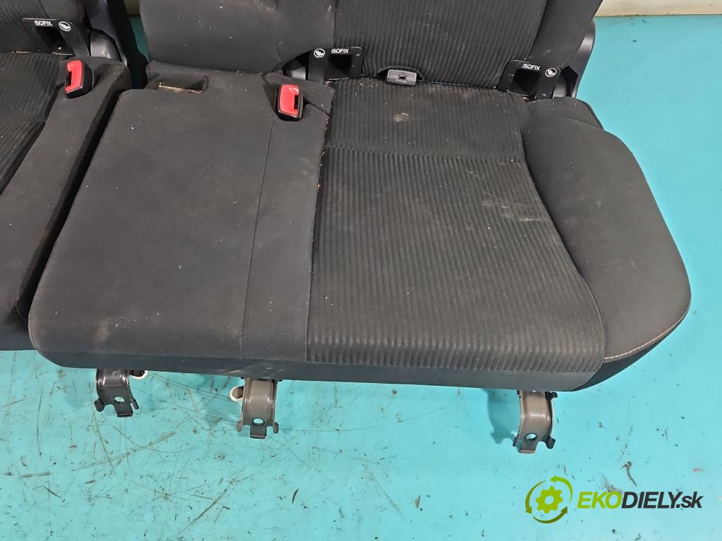 Toyota Rav4 IV 2013-2018 2.0 D4D 124hp manual 91 kW 1998 cm3 5- Pohovka: zadné  (Sedadlo)