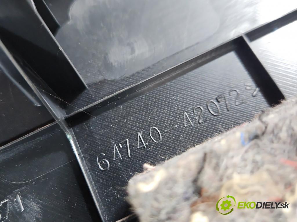 Toyota Rav4 IV 2013-2018 2.0 D4D 124hp manual 91 kW 1998 cm3 5- Čalounictví: kufra: ľavé 64740-42072