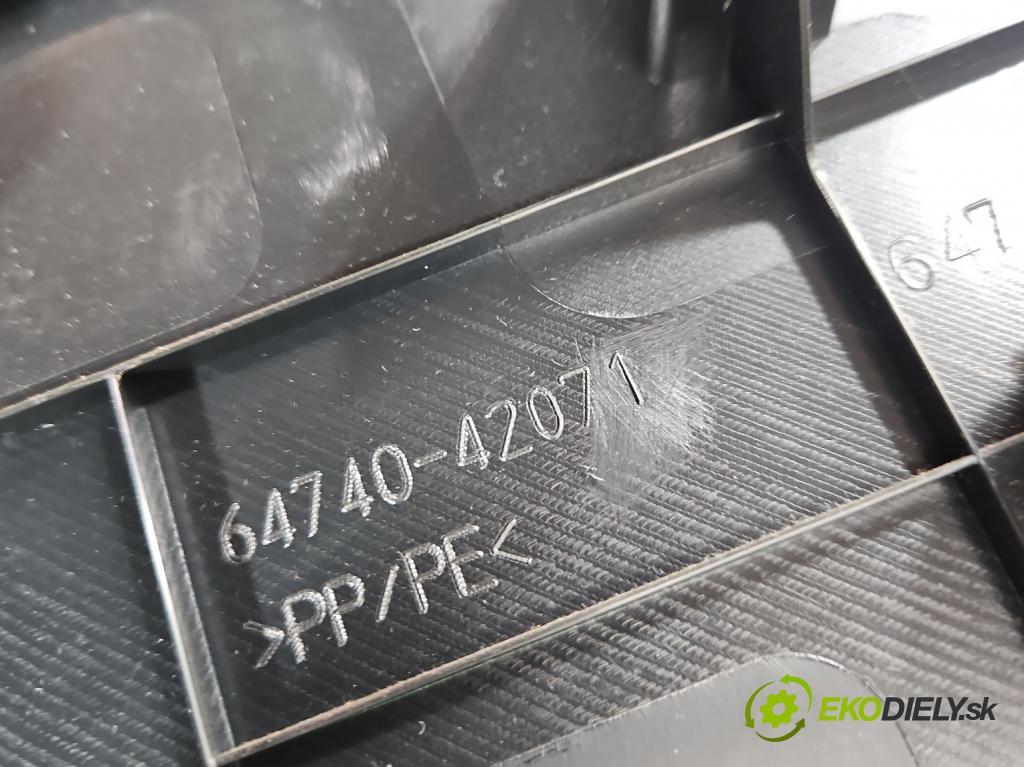 Toyota Rav4 IV 2013-2018 2.0 D4D 124hp manual 91 kW 1998 cm3 5- Čalounictví: kufra: ľavé 64740-42072