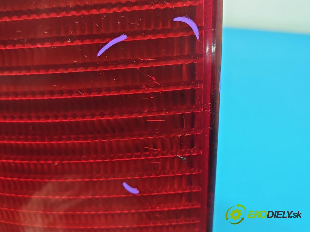 Vw Passat B5 1995-2005 1.9 tdi 90 HP manual 66 kW 1896 cm3 5- svetlo / reflektor zadné pravé  (Kľučka dverí ostatné)