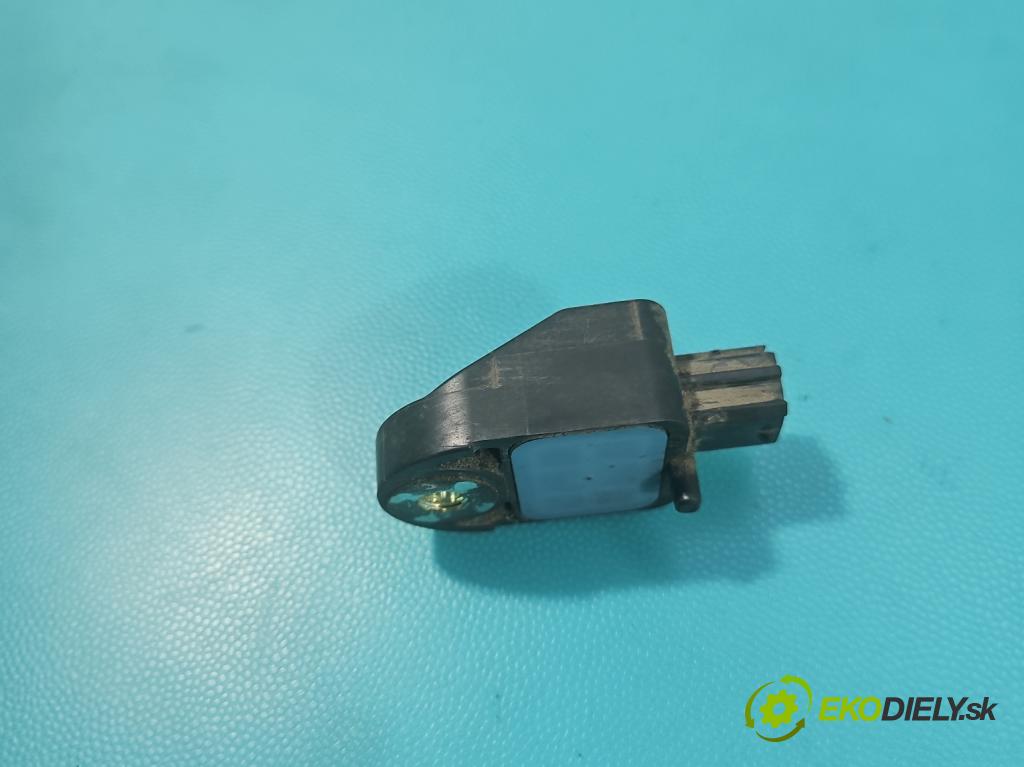 Toyota Rav4 IV 2013-2018 2.0 D4D 124hp manual 91 kW 1998 cm3 5- snímač šokovat: 89183-12180 (Snímač nárazu)