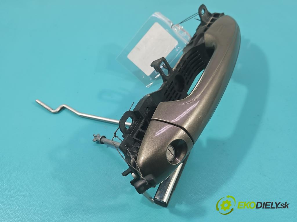 Toyota Rav4 IV 2013-2018 2.0 D4D 124hp manual 91 kW 1998 cm3 5- rukoväť predné ľavé mimo:  (Kľučka dverí vonkajšia predná ľavá)