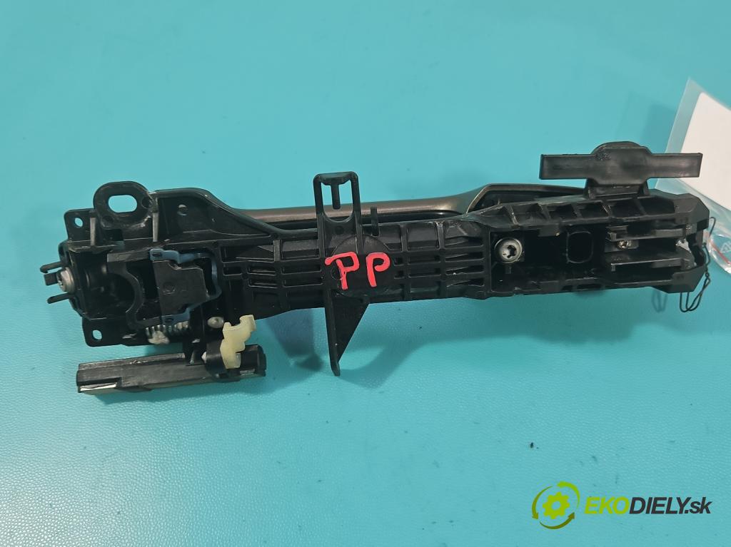 Toyota Rav4 IV 2013-2018 2.0 D4D 124 hp manual 91 kW 1998 cm3 5- klika přední pravé  (Klika dveří ostatní)