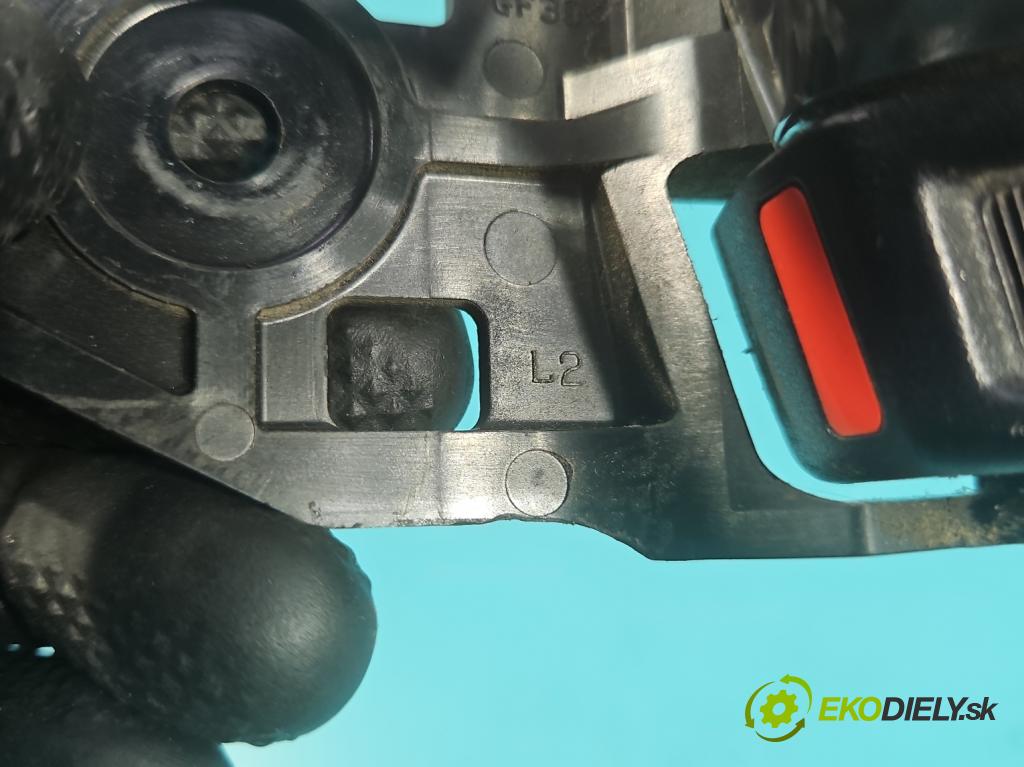 Toyota Rav4 IV 2013-2018 2.0 D4D 124 hp manual 91 kW 1998 cm3 5- klika uvnitř: přední levé