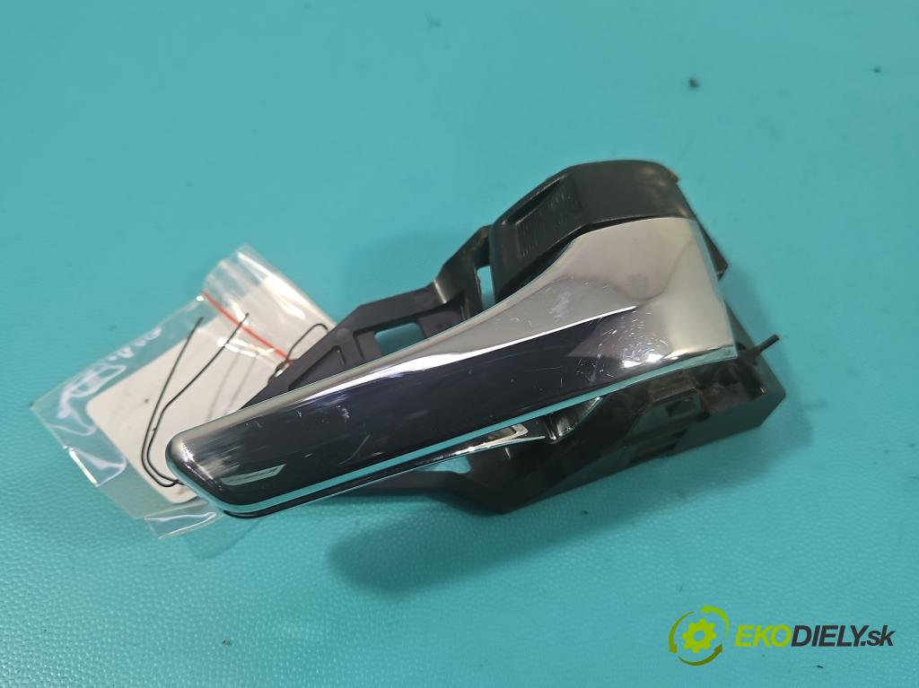 Toyota Rav4 IV 2013-2018 2.0 D4D 124hp manual 91 kW 1998 cm3 5- rukoväť uvnitř: predné pravé 