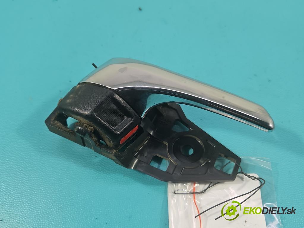 Toyota Rav4 IV 2013-2018 2.0 D4D 124 hp manual 91 kW 1998 cm3 5- klika uvnitř: přední pravé