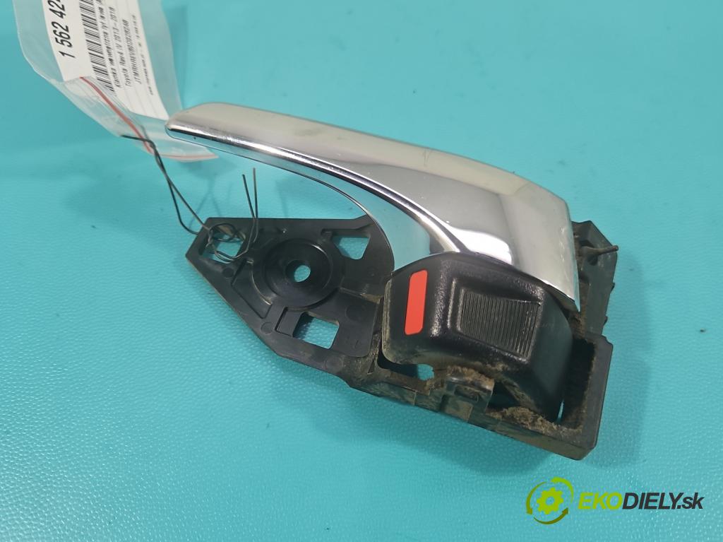 Toyota Rav4 IV 2013-2018 2.0 D4D 124hp manual 91 kW 1998 cm3 5- rukoväť uvnitř: zadné ľavé