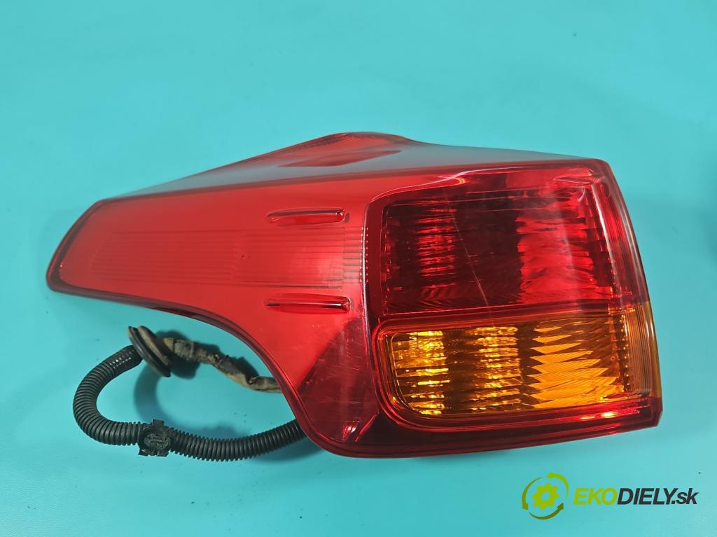 Toyota Rav4 IV 2013-2018 2.0 D4D 124hp manual 91 kW 1998 cm3 5- svetlo / reflektor zadné ľavé  (Kľučka dverí ostatné)