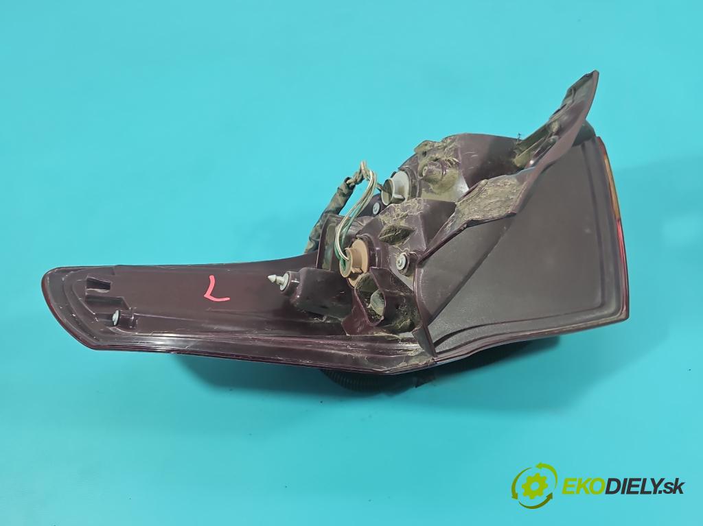 Toyota Rav4 IV 2013-2018 2.0 D4D 124hp manual 91 kW 1998 cm3 5- svetlo / reflektor zadné ľavé  (Kľučka dverí ostatné)