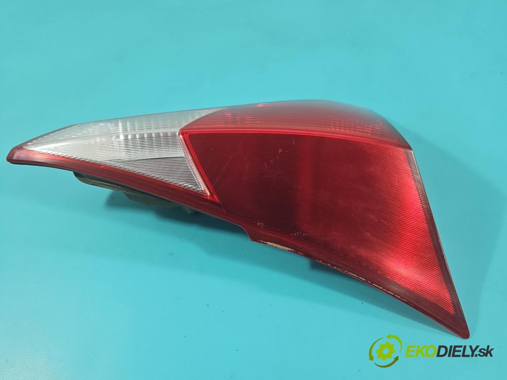 Toyota Rav4 IV 2013-2018 2.0 D4D 124hp manual 91 kW 1998 cm3 5- svetlo / reflektor zadné ľavé  (Kľučka dverí ostatné)