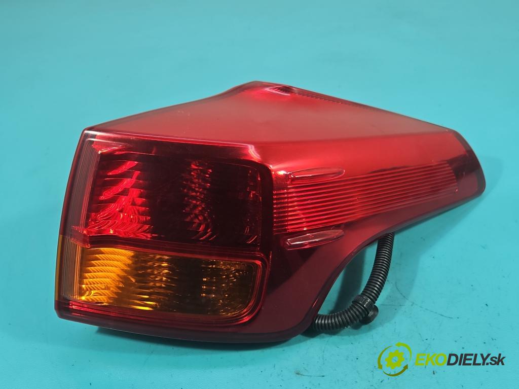 Toyota Rav4 IV 2013-2018 2.0 D4D 124hp manual 91 kW 1998 cm3 5- svetlo / reflektor zadné pravé  (Kľučka dverí ostatné)