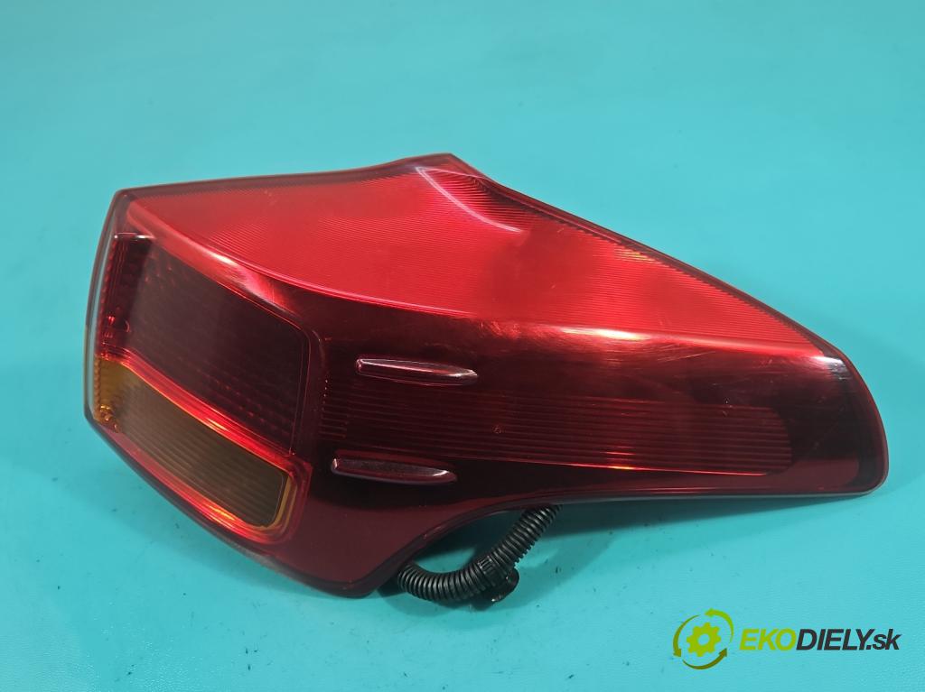 Toyota Rav4 IV 2013-2018 2.0 D4D 124hp manual 91 kW 1998 cm3 5- svetlo / reflektor zadné pravé  (Kľučka dverí ostatné)