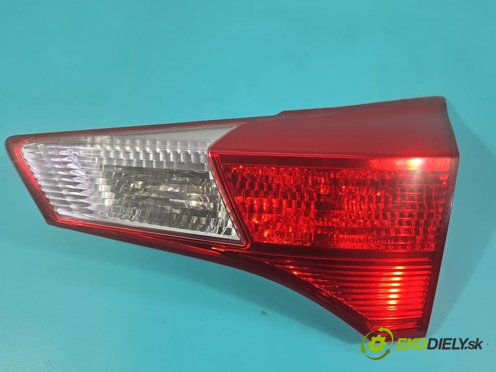Toyota Rav4 IV 2013-2018 2.0 D4D 124hp manual 91 kW 1998 cm3 5- svetlo / reflektor zadné pravé  (Kľučka dverí ostatné)