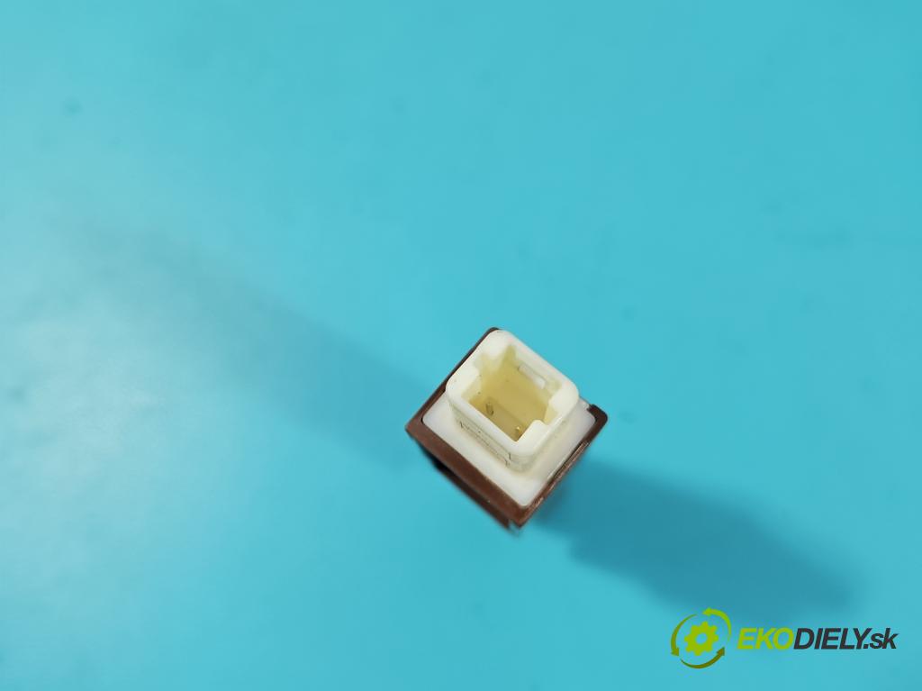 Toyota Rav4 IV 2013-2018 2.0 D4D 124hp manual 91 kW 1998 cm3 5- riadiaca jednotka ostatné Z55132-00129