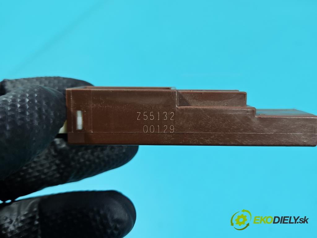 Toyota Rav4 IV 2013-2018 2.0 D4D 124hp manual 91 kW 1998 cm3 5- riadiaca jednotka ostatné Z55132-00129