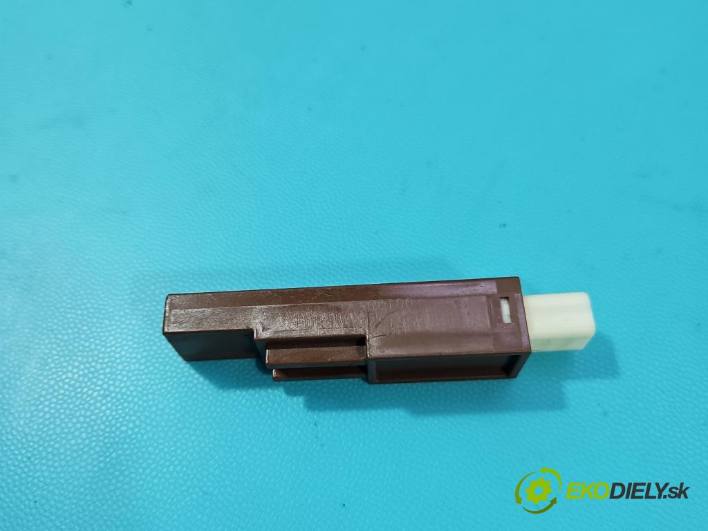 Toyota Rav4 IV 2013-2018 2.0 D4D 124hp manual 91 kW 1998 cm3 5- riadiaca jednotka ostatné Z55132-00129