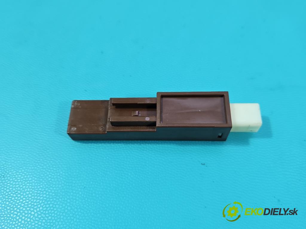 Toyota Rav4 IV 2013-2018 2.0 D4D 124hp manual 91 kW 1998 cm3 5- riadiaca jednotka ostatné Z55132-00356