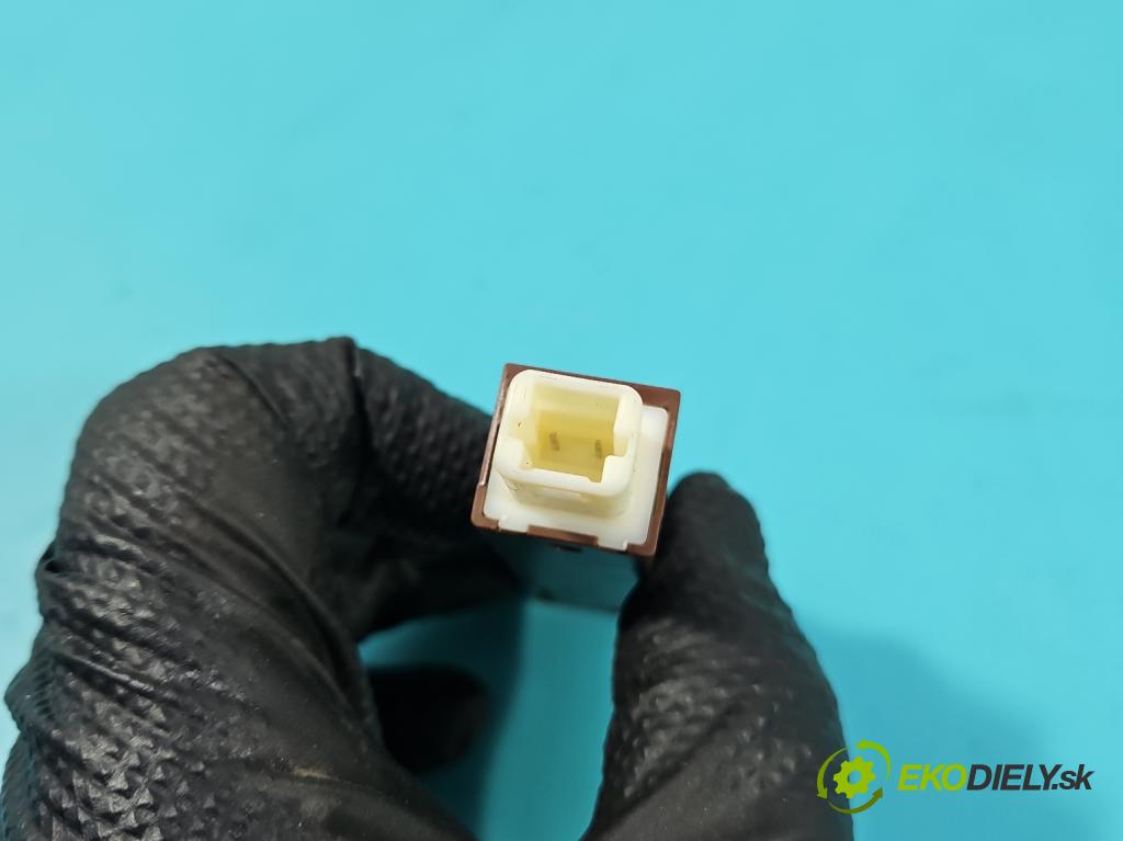 Toyota Rav4 IV 2013-2018 2.0 D4D 124hp manual 91 kW 1998 cm3 5- riadiaca jednotka ostatné Z55132-00356