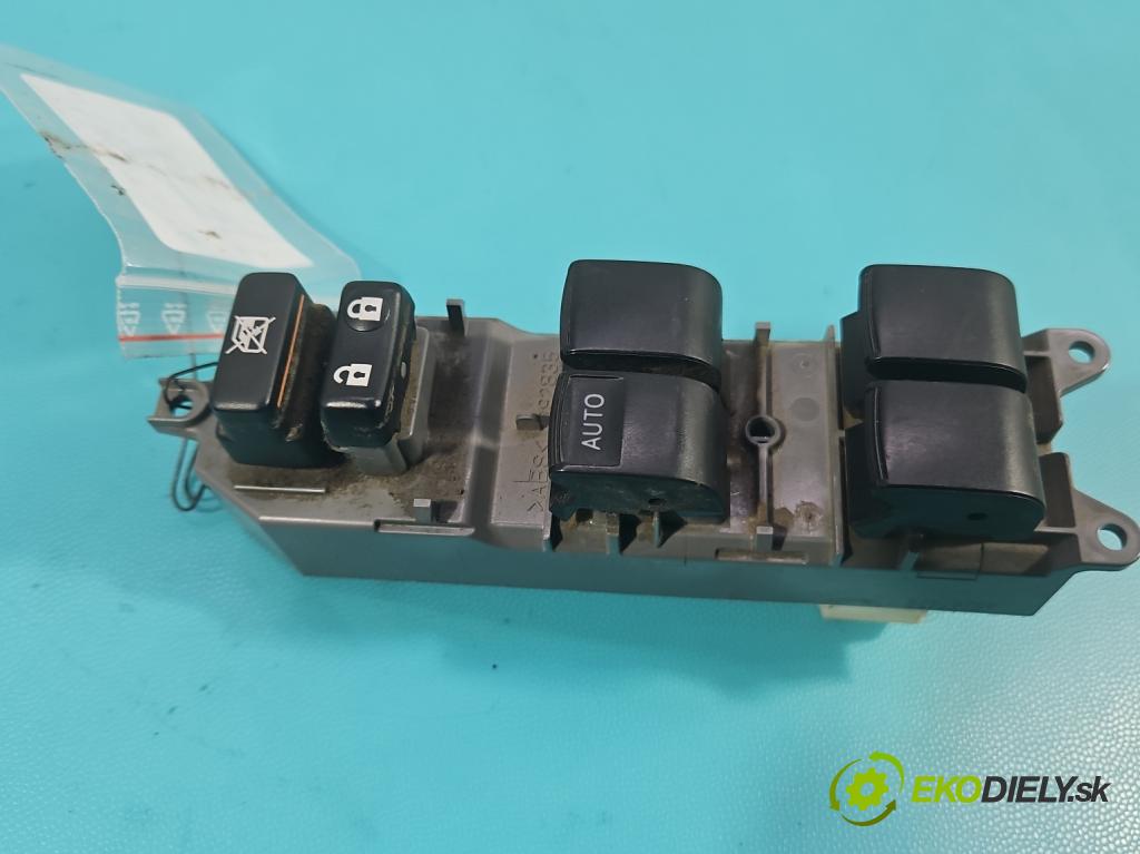 Toyota Rav4 IV 2013-2018 2.0 D4D 124hp manual 91 kW 1998 cm3 5- prepínač okien spätných zrkadiel